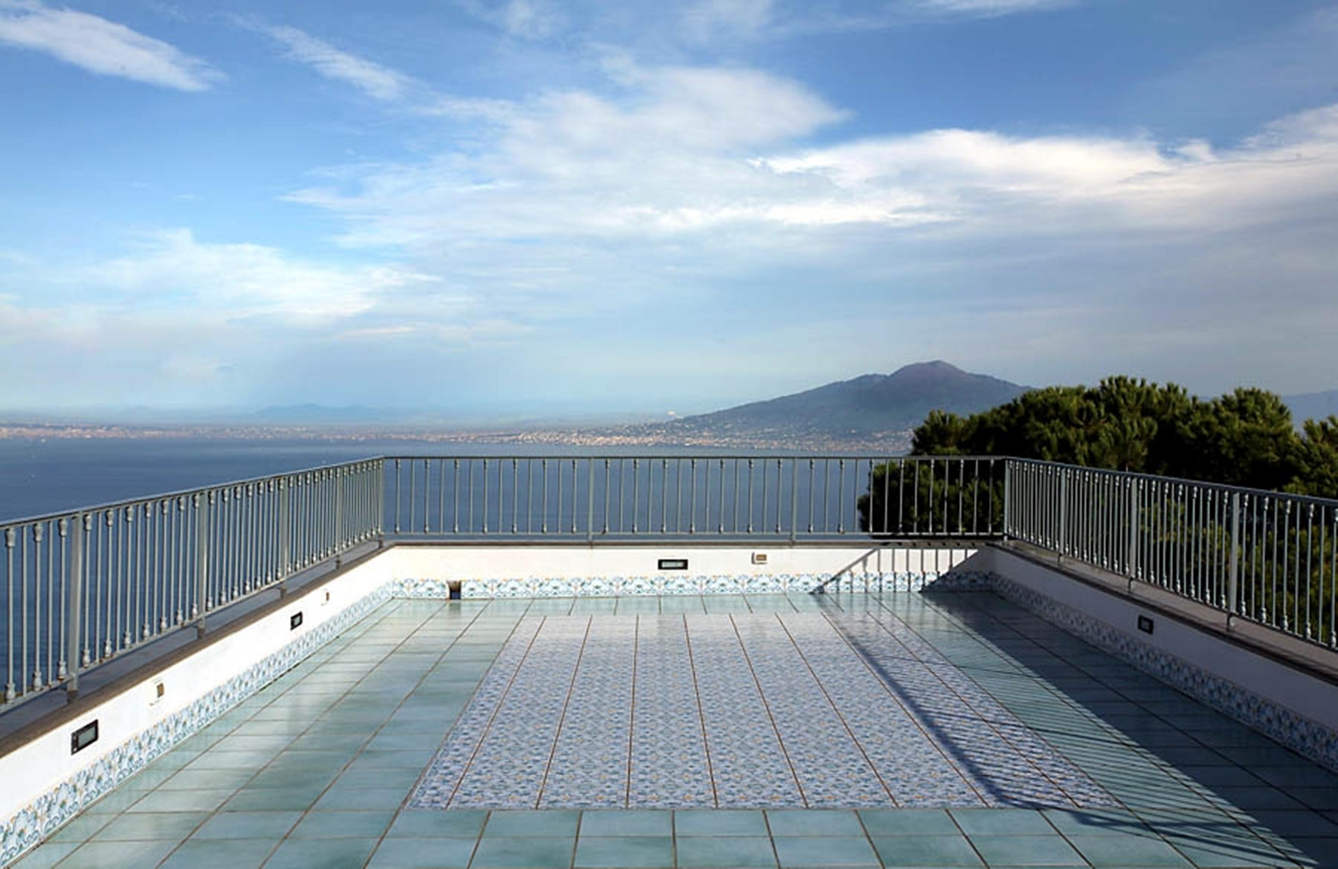 Oasi Olimpia Relais Hotel Sant'Agata sui due Golfi Exterior photo
